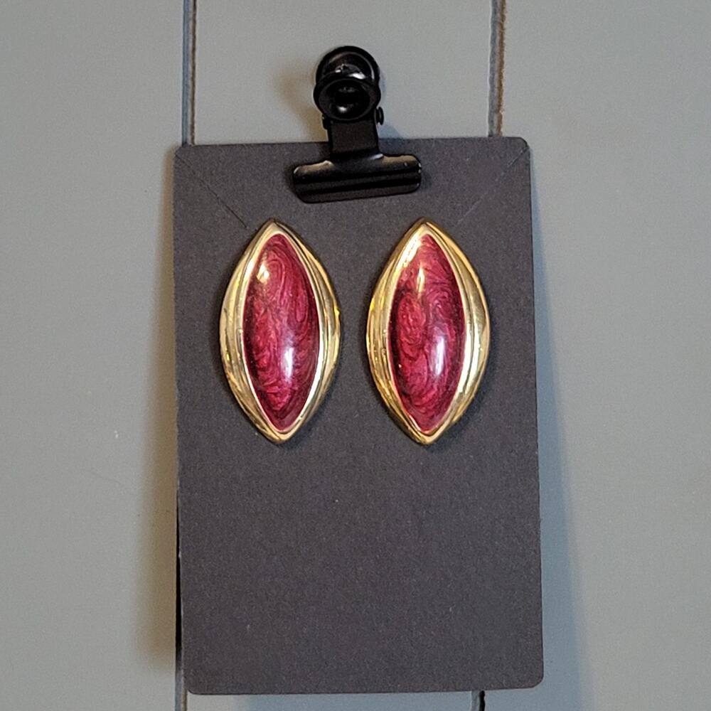Vintage Gold Tone Marquise Pierced Earrings Red Swirl Resin 1.45” Retro Glam